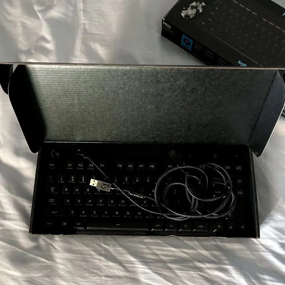 Logitech g pro tkl Wired Mechanical Keyboard gx Blue Clicky rgb Gaming